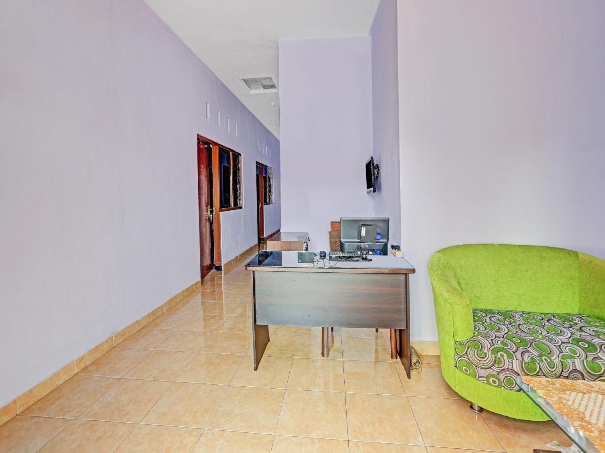 OYO 90344 Wijayanti Hotel Banyuwangi  Luaran gambar