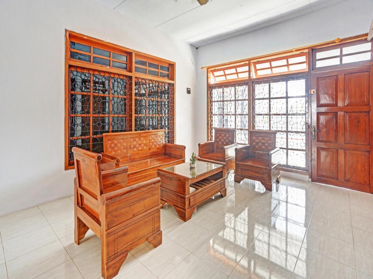 OYO 90344 Wijayanti Hotel Banyuwangi  Luaran gambar