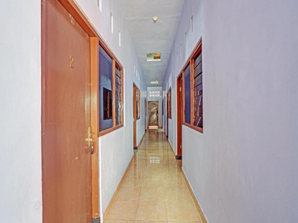 OYO 90344 Wijayanti Hotel Banyuwangi  Luaran gambar
